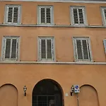 Vecchia Roma House