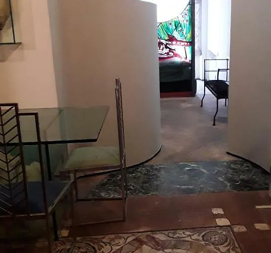 Vecchia Roma House